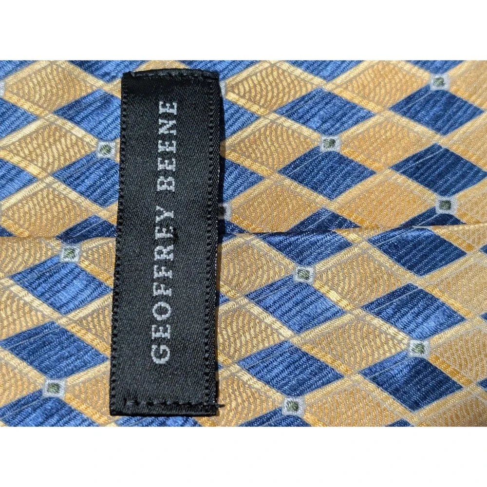 Geoffrey Beene Tie Mens OS Gold Blue Diamond Harlequin 100%‎ Silk Classic Wide